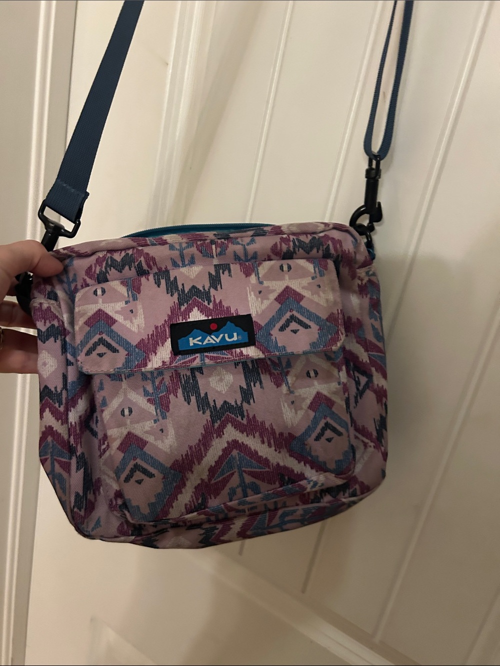Kavu Pink and Blue Aztec Crossbody Bag